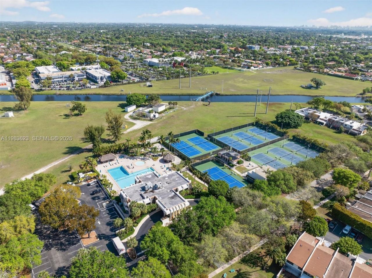 10406 SW 76th St , Miami, FL 33173 Photo