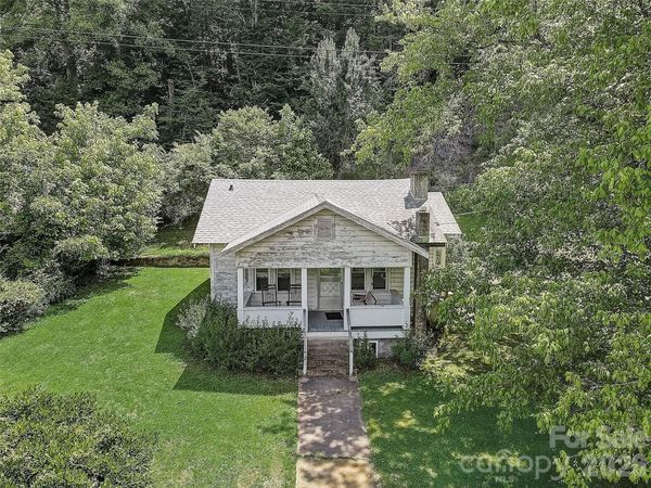 1820 Grapevine Road , Marshall, NC 28753