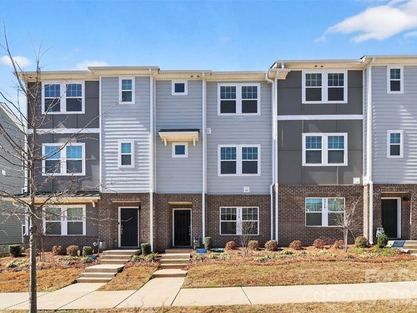 3718 Memorial Parkway , Charlotte, NC 28217