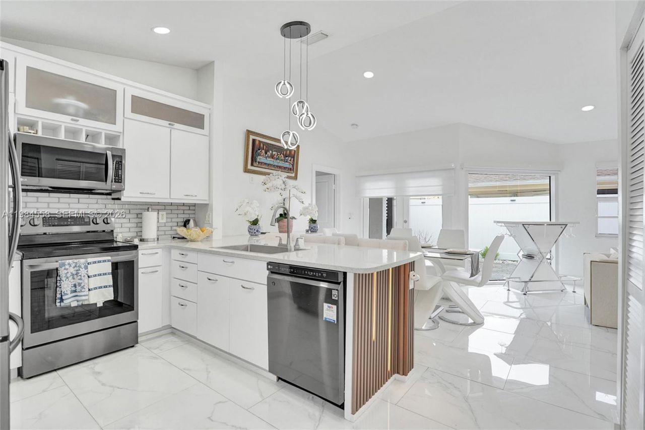 11761 NW 12th St , Pembroke Pines, FL 33026 Photo