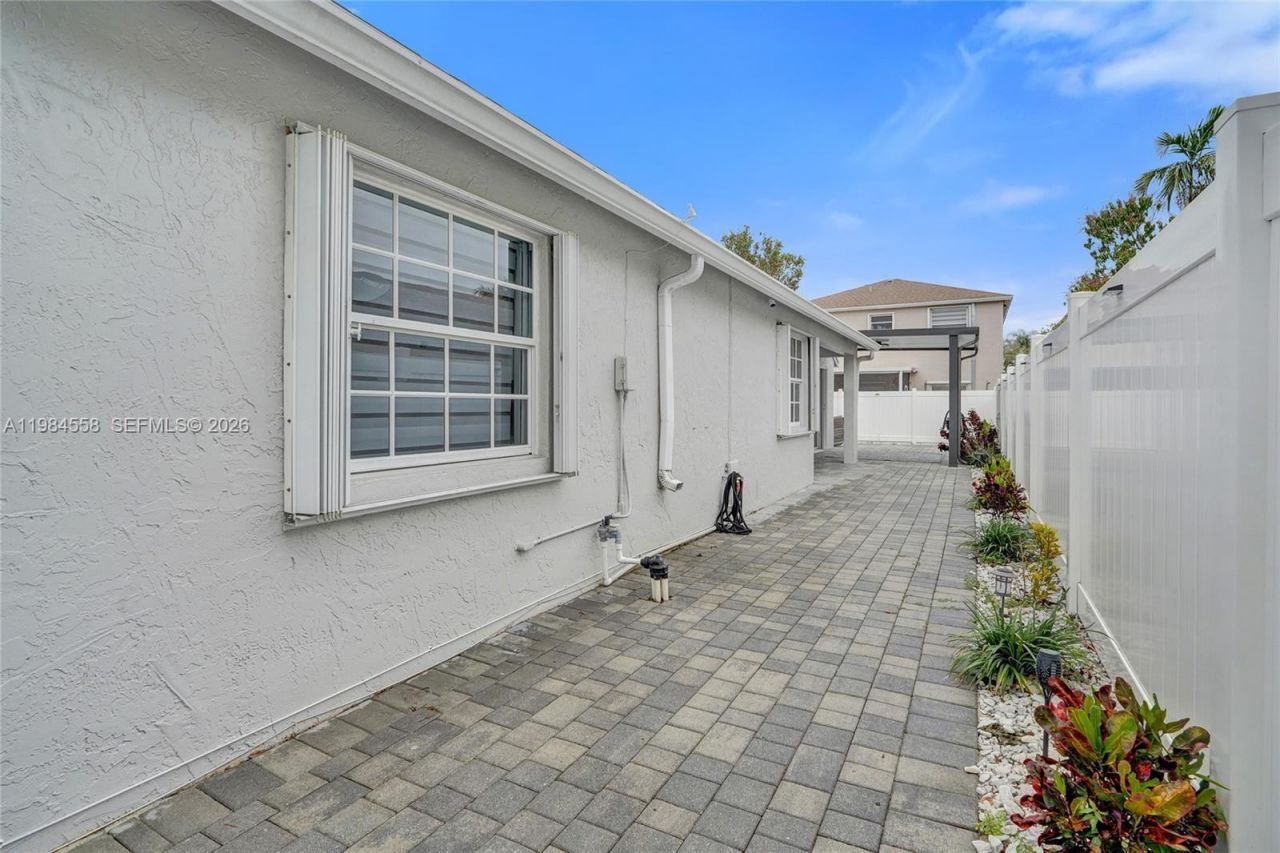 11761 NW 12th St , Pembroke Pines, FL 33026 Photo