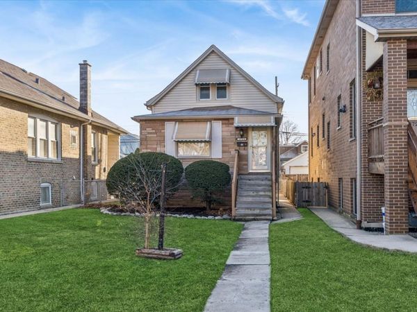 3725 N Nordica Avenue , Chicago, IL 60634