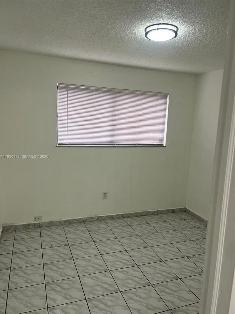 8095 NW 8th St , Unit 103, Miami, FL 33126 Photo