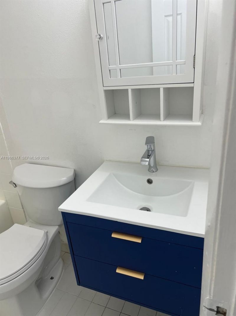 8095 NW 8th St , Unit 103, Miami, FL 33126 Photo