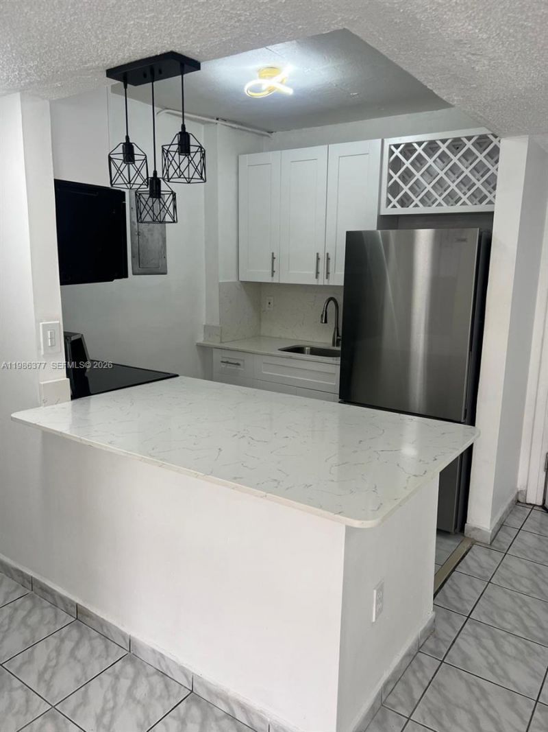 8095 NW 8th St , Unit 103, Miami, FL 33126 Photo