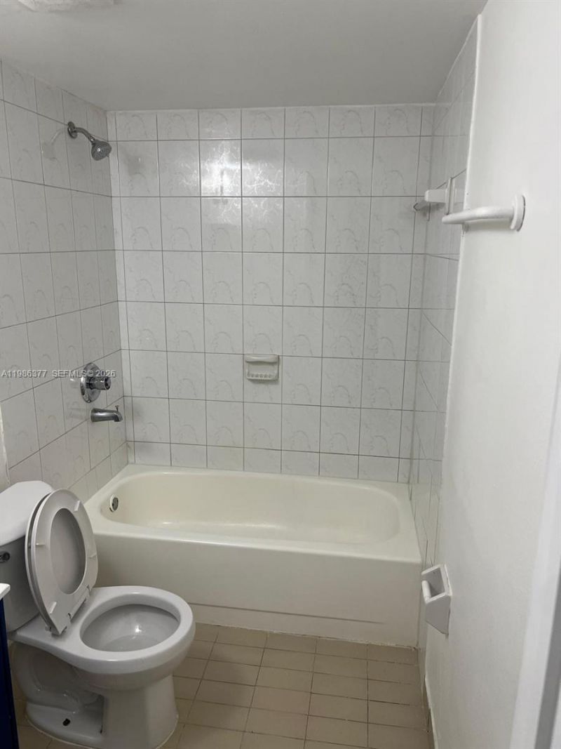 8095 NW 8th St , Unit 103, Miami, FL 33126 Photo