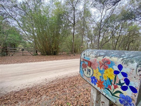 119 TWIN LAKES ROAD , HAWTHORNE, FL 32640