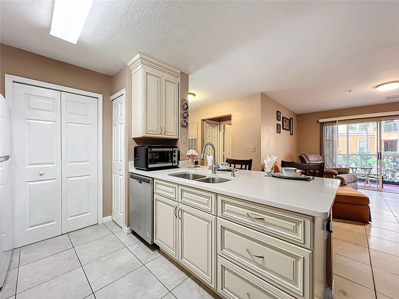 5471 Vineland Road, Unit 7109, Orlando, FL 32811 Photo