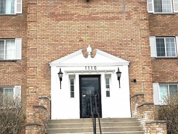 1110 N Farnsworth Avenue, Unit 211, Aurora, IL 60505