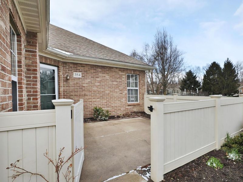 354 Bear Woods Drive, Powell, OH 43065 Photo 3