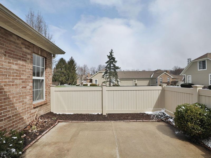 354 Bear Woods Drive, Powell, OH 43065 Photo 4