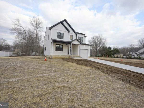 47 FOUNTAIN BOULEVARD , BURLINGTON, NJ 08016