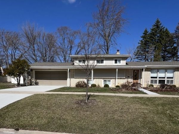 204 W Clarendon Street , Arlington Heights, IL 60004