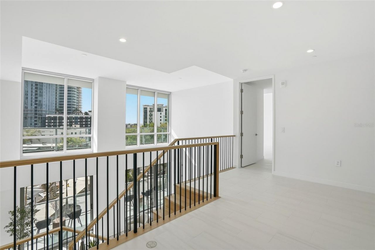 400 Central Avenue, Unit 306, Saint Petersburg, FL 33701 Photo