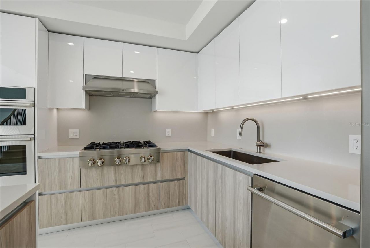 400 Central Avenue, Unit 306, Saint Petersburg, FL 33701 Photo