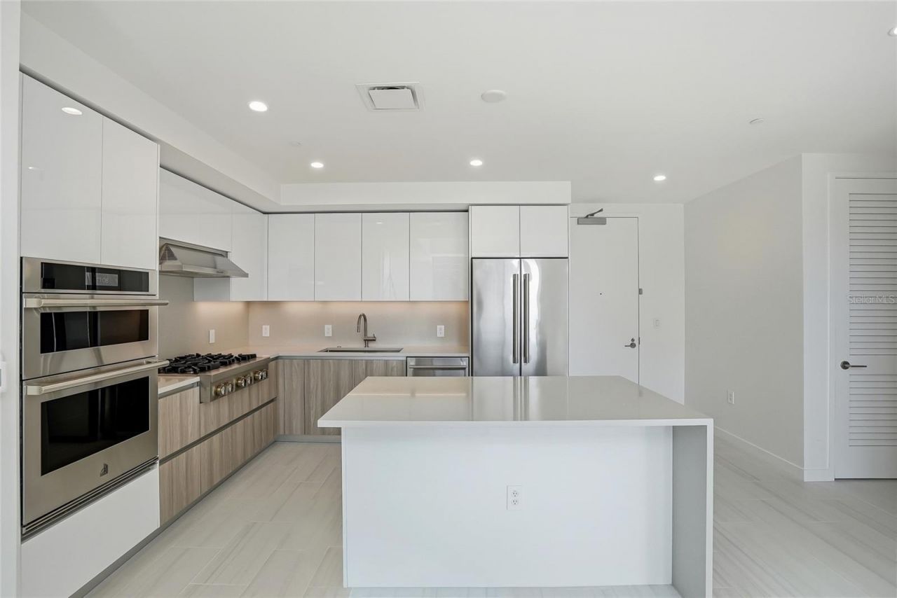 400 Central Avenue, Unit 306, Saint Petersburg, FL 33701 Photo