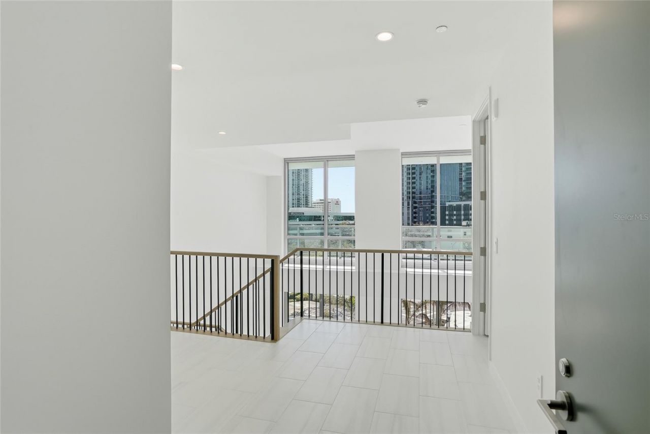 400 Central Avenue, Unit 306, Saint Petersburg, FL 33701 Photo