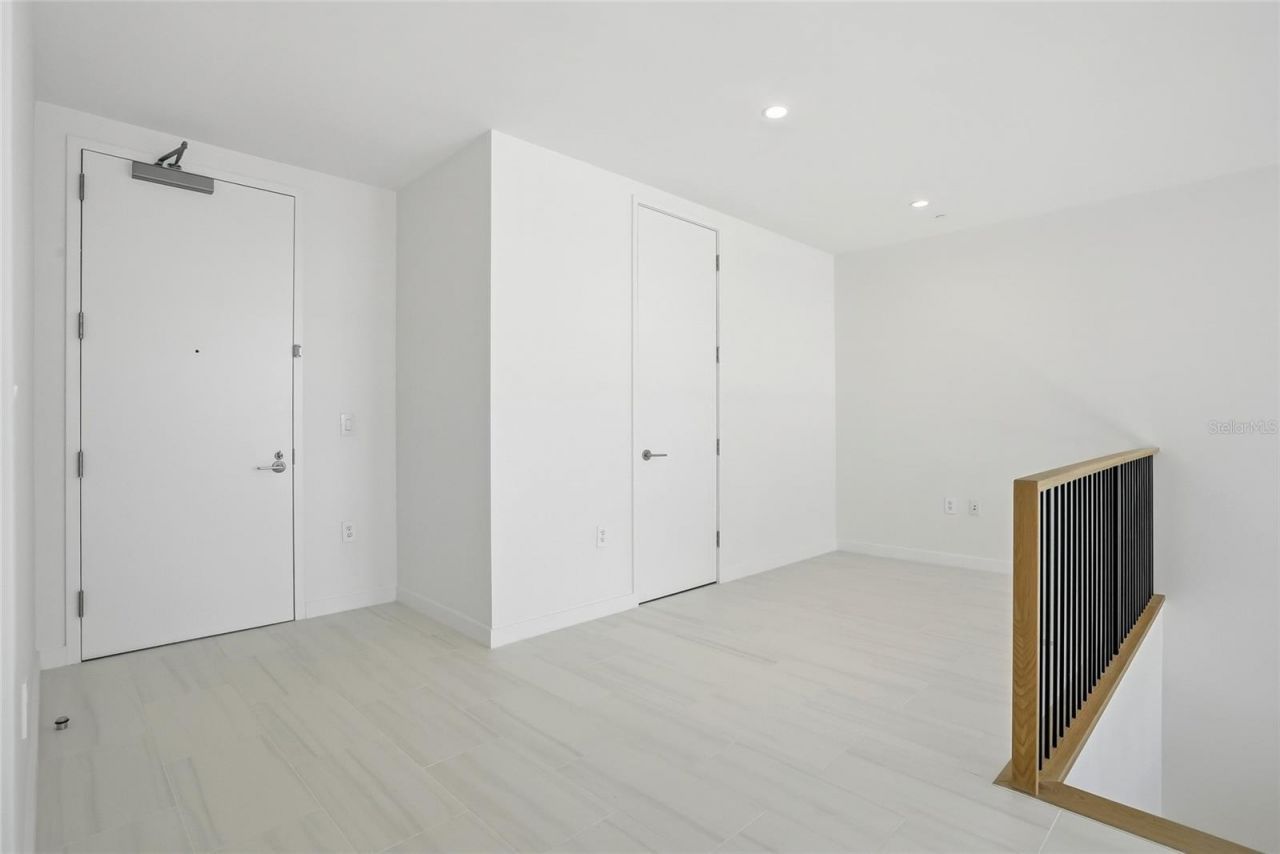 400 Central Avenue, Unit 306, Saint Petersburg, FL 33701 Photo