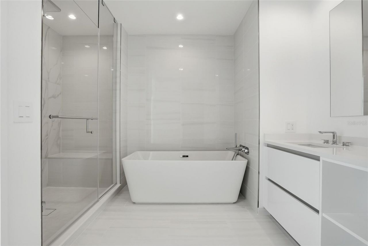 400 Central Avenue, Unit 306, Saint Petersburg, FL 33701 Photo