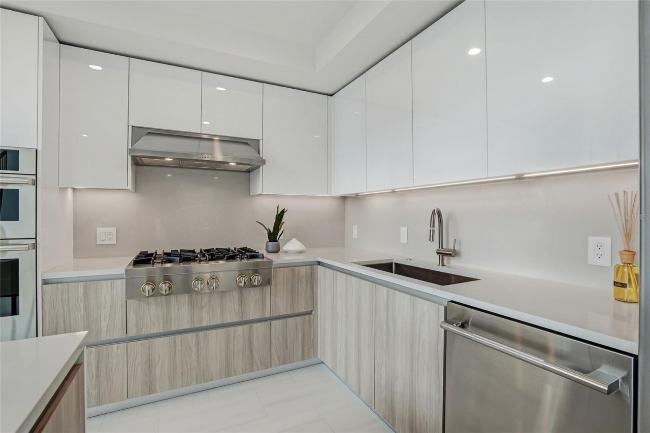 400 Central Avenue, Unit 306, Saint Petersburg, FL 33701 Photo