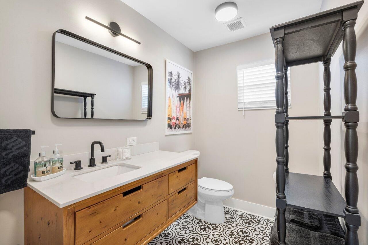 215 S Palmway, Lake Worth Beach, FL 33460 Photo