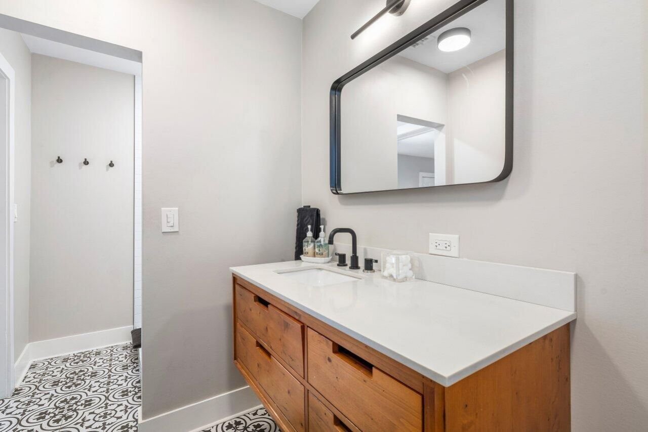 215 S Palmway, Lake Worth Beach, FL 33460 Photo