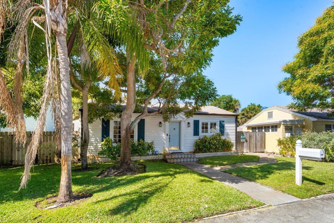 215 S Palmway, Lake Worth Beach, FL 33460 Photo