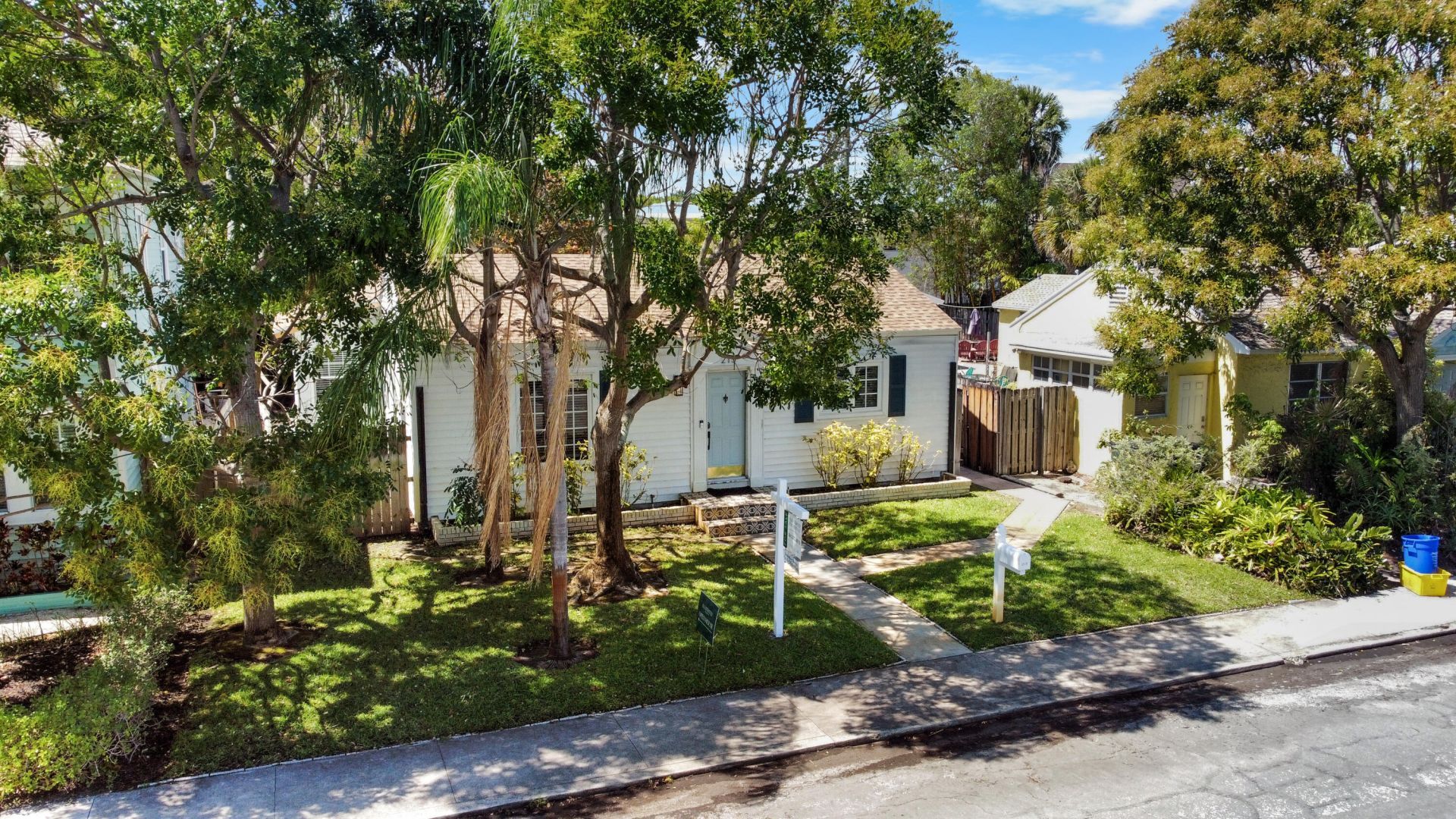 215 S Palmway, Lake Worth Beach, FL 33460 Photo