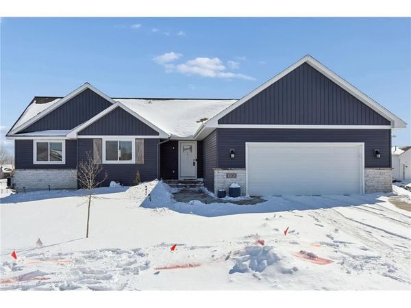 1100 Susan Lane, Roberts, WI 54023