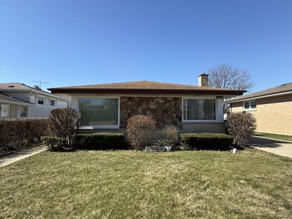 8446 N Clifton Avenue, Niles, IL 60714