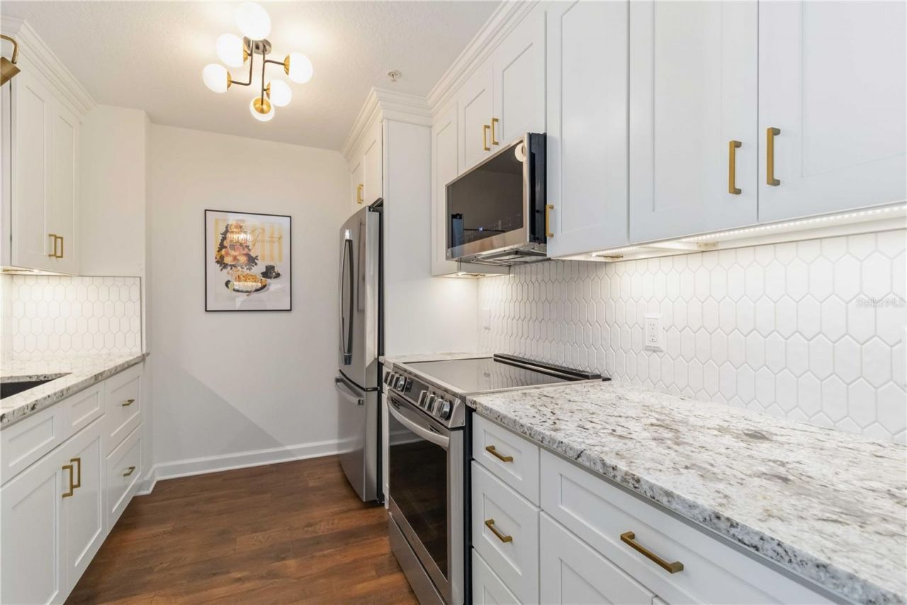 750 N Tamiami Trail, Unit 1104, Sarasota, FL 34236 Photo