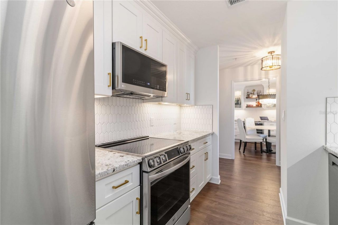 750 N Tamiami Trail, Unit 1104, Sarasota, FL 34236 Photo