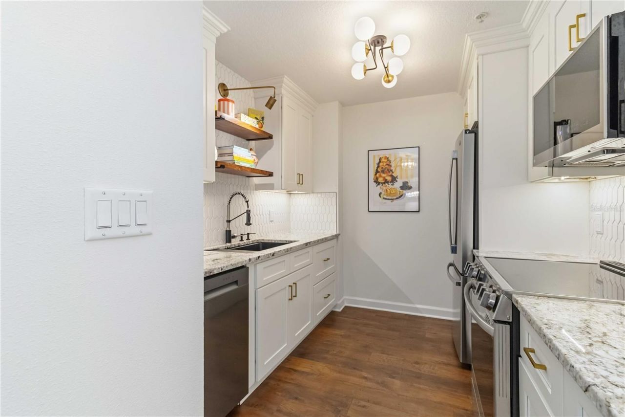 750 N Tamiami Trail, Unit 1104, Sarasota, FL 34236 Photo