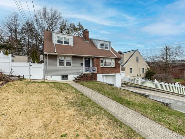 5 Cross Hill Avenue , Yonkers, NY 10703