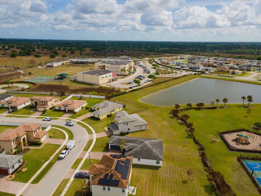 7206 NW Farnsworth Circle, Port Saint Lucie, FL 34987 Photo