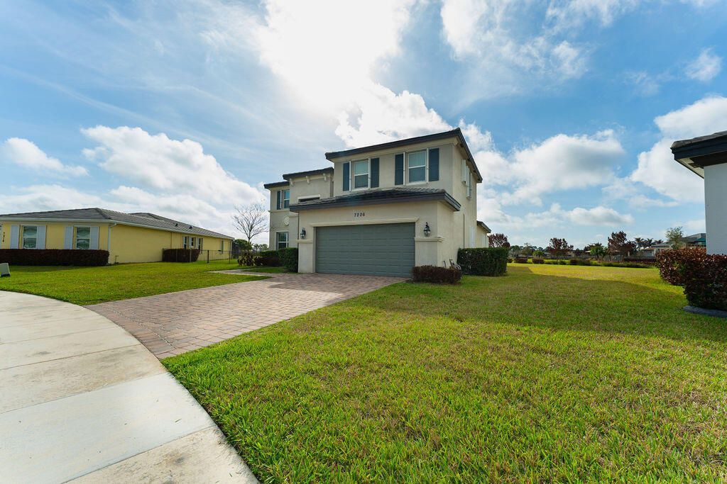7206 NW Farnsworth Circle, Port Saint Lucie, FL 34987 Photo