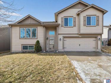 16419 Cary Street, Omaha, NE 68135