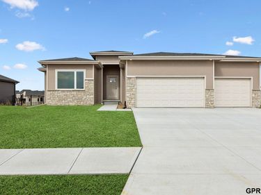 21108 Hartman Avenue, Elkhorn, NE 68022