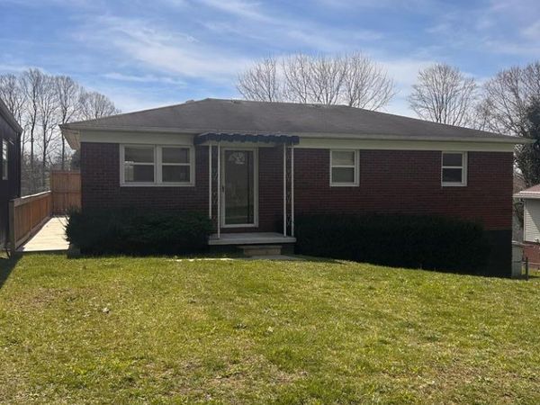 6 Coleman Circle, OAK HILL, WV 25901