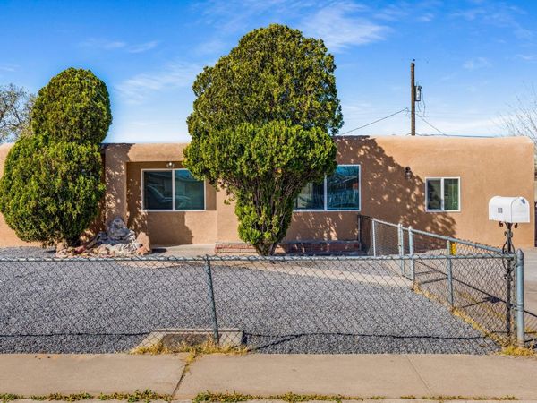 513 53rd Street SW, Albuquerque, NM 87105