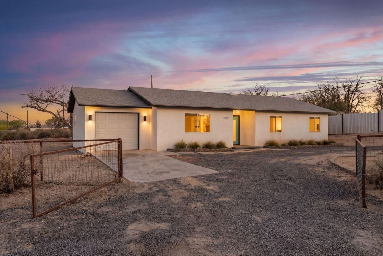 1000 Calle De Celina Nw, Corrales, NM 87048 Main Photo