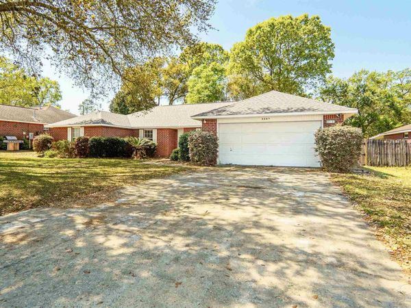 3243 Moss Pt Ln, Cantonment, FL 32533