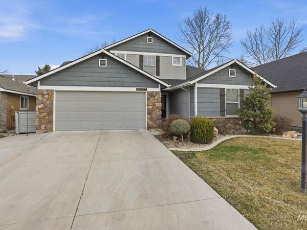 6924 E Greens Dr, Nampa, ID 83687