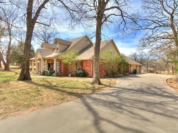 16316 Cobblestone Circle, Choctaw, OK 73020