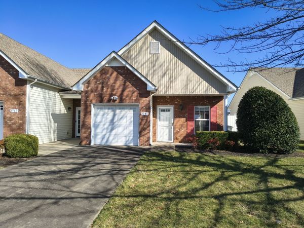 3741 Meadow Ridge Ln , Clarksville, TN 37040