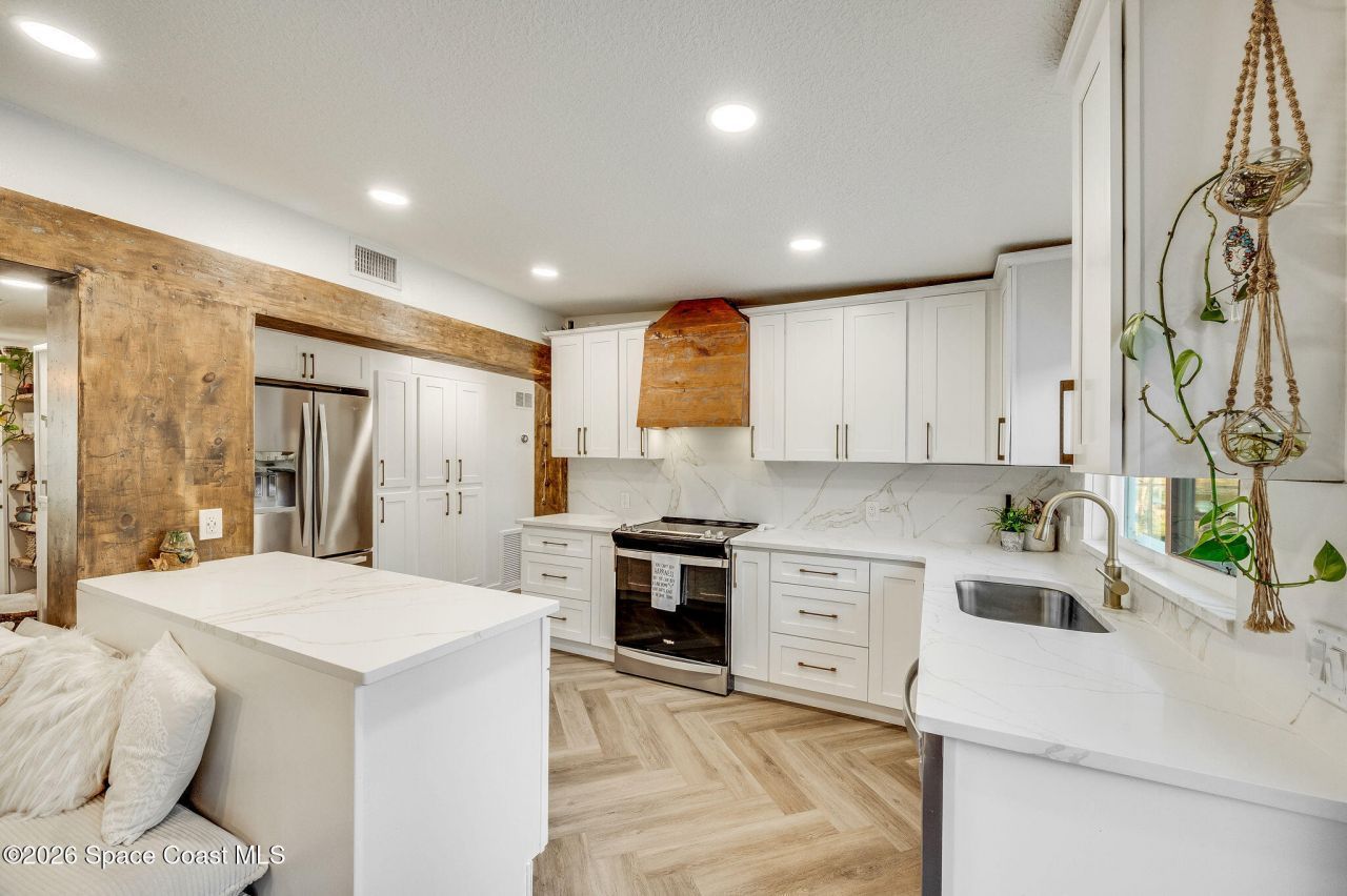 4160 Hidden Lakes Drive , Mims, FL 32754 Photo