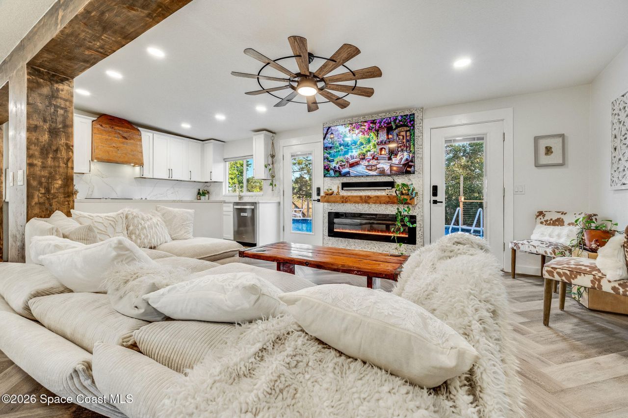 4160 Hidden Lakes Drive , Mims, FL 32754 Photo