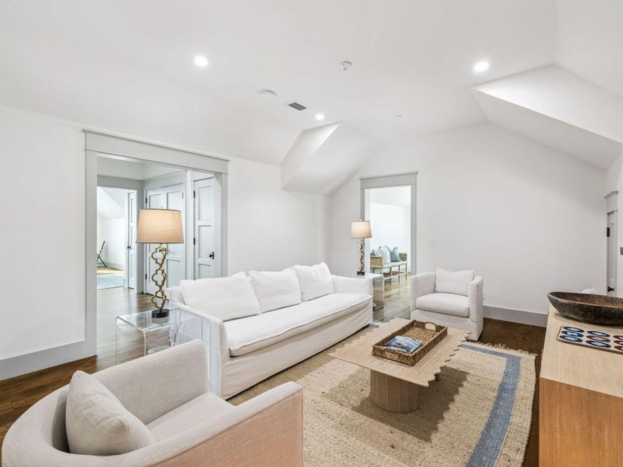 Property Image 102