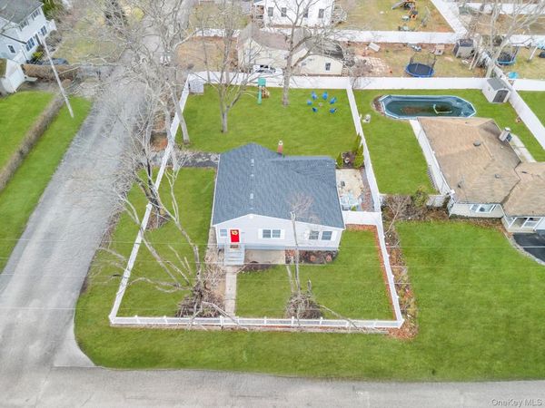 220 Woodycrest Drive , Holtsville, NY 11742