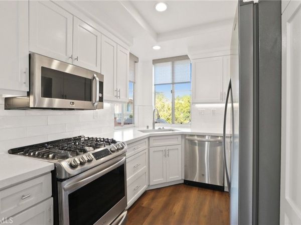 1607 Solvay Aisle, Irvine, CA 92606